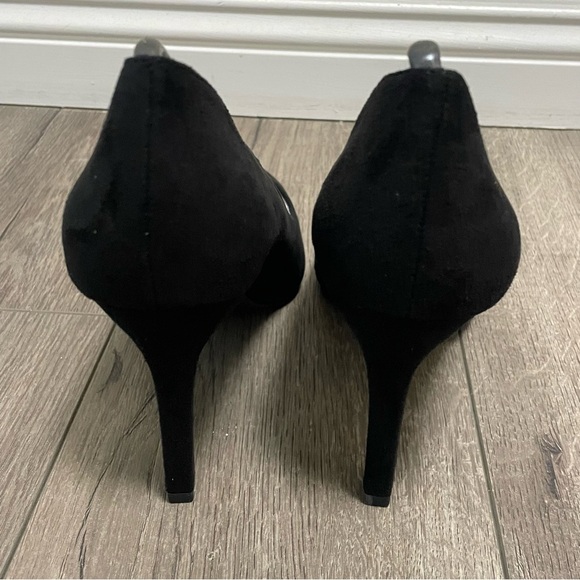 French Connection Scallop Women's Pumps Pointed Toe Heels Black Suede Sz 10 NEW - Picture 8 of 9